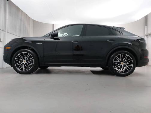 Chromitblack Metallic 2024 Porsche Cayenne