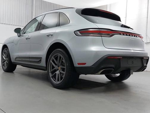 2025 Porsche Macan 