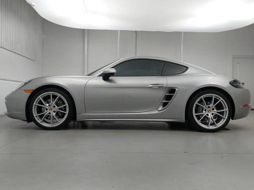 GT Silver Metallic 2025 Porsche 718 Cayman