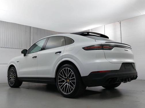 2022 Porsche Cayenne 