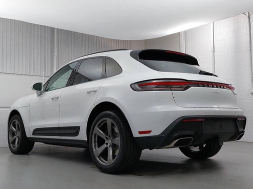 2025 Porsche Macan 