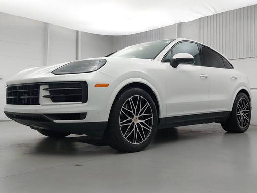 White 2024 Porsche Cayenne