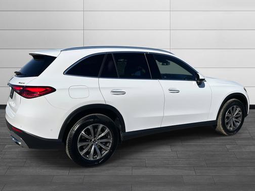 2025 Mercedes-Benz GLC 300 4MATIC