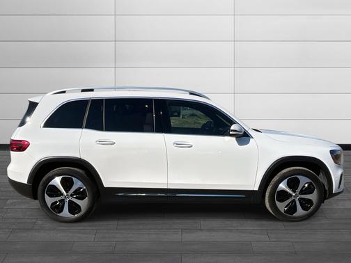 2025 Mercedes-Benz GLB 250 