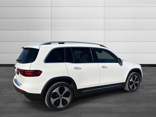 2025 Mercedes-Benz GLB 250 