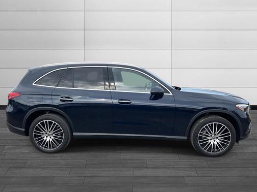 2024 Mercedes-Benz GLC 300 