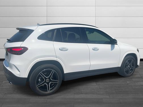2024 Mercedes-Benz GLA 250 
