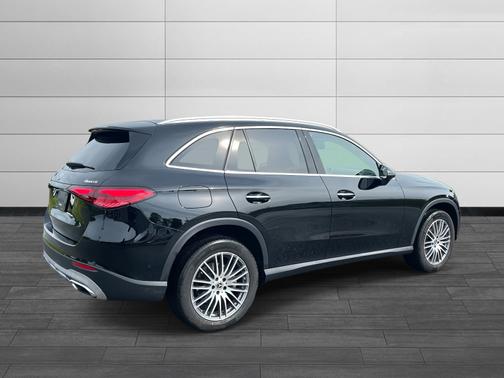 2024 Mercedes-Benz GLC 300