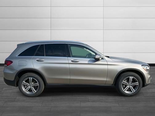 2022 Mercedes-Benz GLC 300