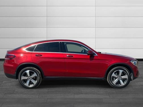 2021 Mercedes-Benz GLC 300 