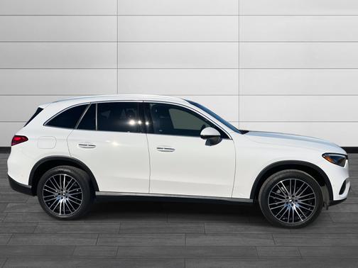 2025 Mercedes-Benz GLC 300 4MATIC