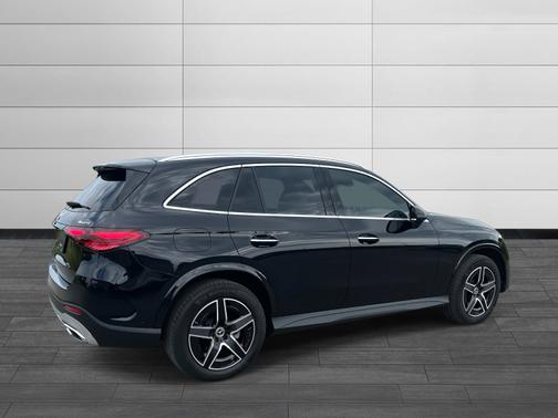 2024 Mercedes-Benz GLC 300