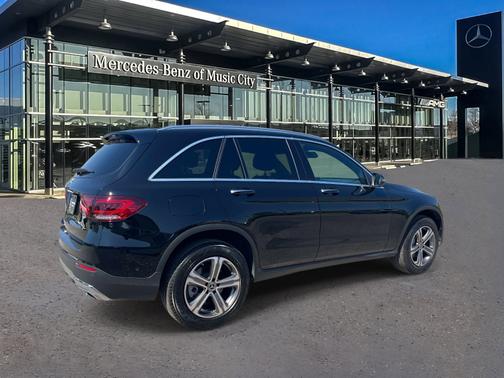 Black 2022 Mercedes-Benz GLC 300