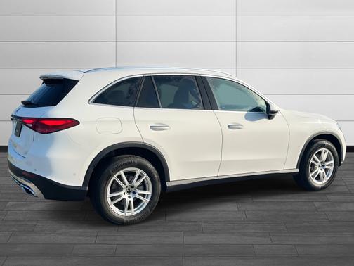 2025 Mercedes-Benz GLC 300