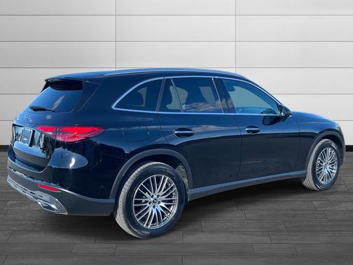 2025 Mercedes-Benz GLC 300 