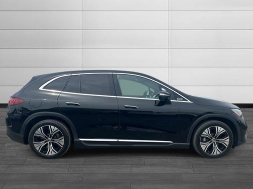 Obsidian Black Metallic 2023 Mercedes-Benz EQE 350