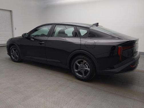 Aurora Black Pearl 2025 Kia K4 LXS