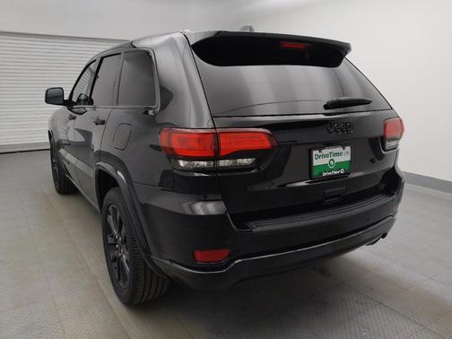 Diamond Black Crystal Pearlcoat 2021 Jeep Grand Cherokee Laredo