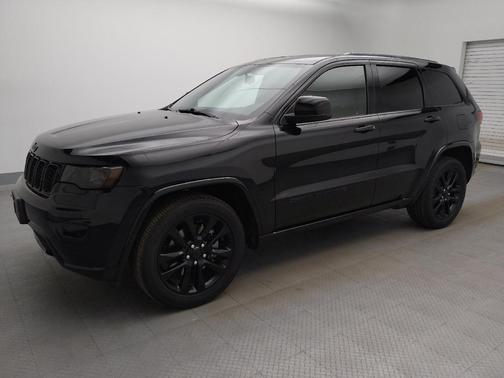 Diamond Black Crystal Pearlcoat 2021 Jeep Grand Cherokee Laredo