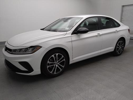 Pure White 2025 Volkswagen Jetta 1.5T Sport