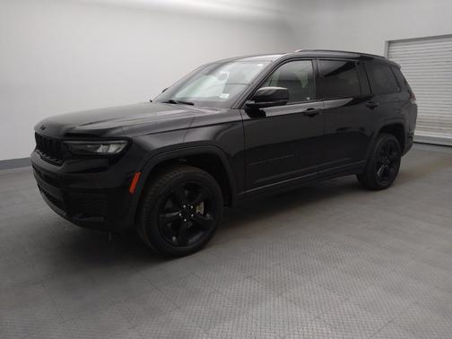 Diamond Black Crystal Pearlcoat 2023 Jeep Grand Cherokee L Altitude