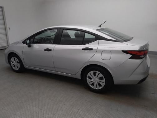 Brilliant Silver Metallic 2025 Nissan Versa 1.6 S