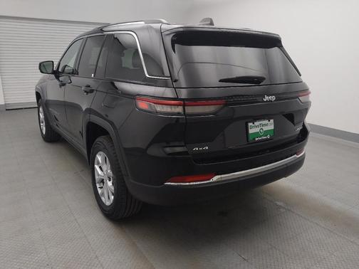 Diamond Black Crystal Pearlcoat 2023 Jeep Grand Cherokee Limited