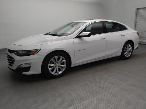 Summit White 2023 Chevrolet Malibu FWD 1LT