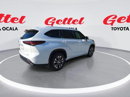 2026 Toyota Highlander XLE