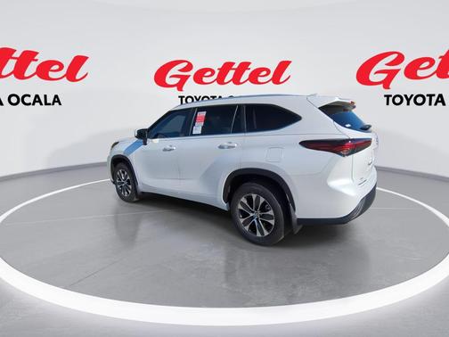 2026 Toyota Highlander XLE