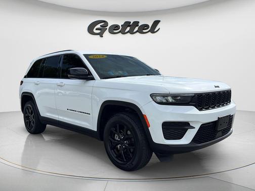 Bright White Clearcoat 2024 Jeep Grand Cherokee Altitude