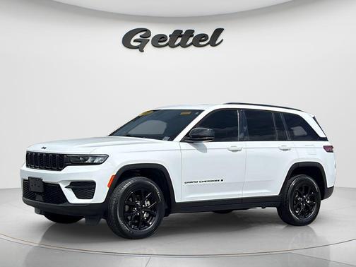 Bright White Clearcoat 2024 Jeep Grand Cherokee Altitude