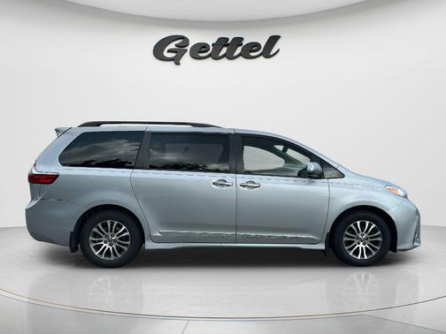 Celestial Silver Metallic 2020 Toyota Sienna XLE