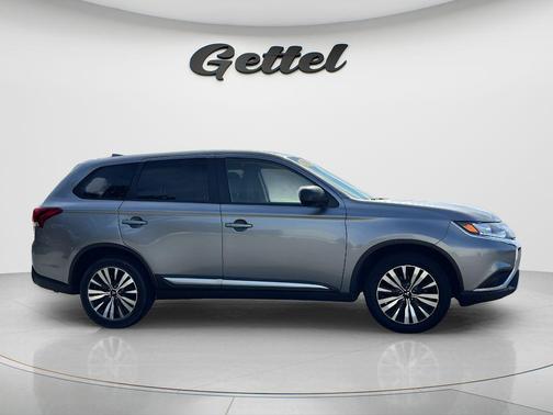 Mercury Gray Metallic 2020 Mitsubishi Outlander ES
