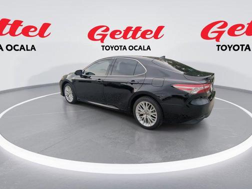 2020 Toyota Camry Hybrid XLE