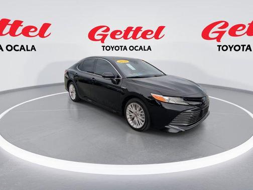 2020 Toyota Camry Hybrid XLE