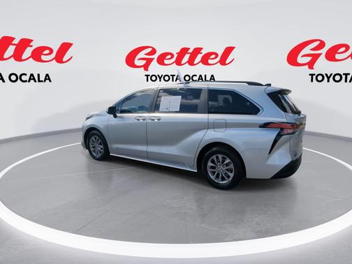 2021 Toyota Sienna XLE 8 Passenger