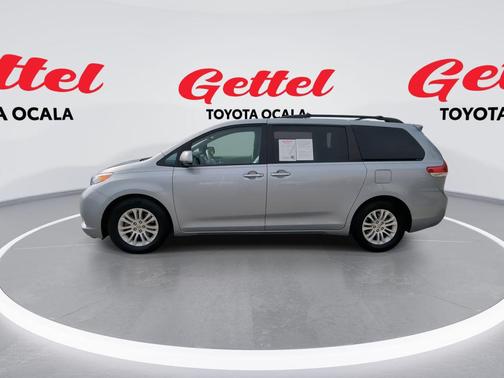 2014 Toyota Sienna XLE