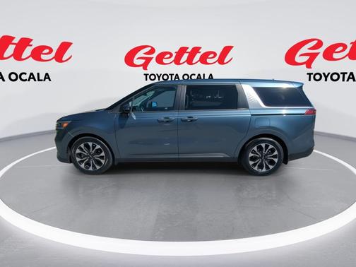 2023 Kia Carnival EX