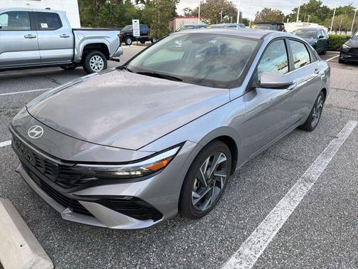 Fluid Metal 2025 Hyundai ELANTRA HEV Limited