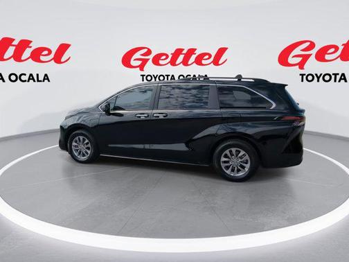 2023 Toyota Sienna XLE