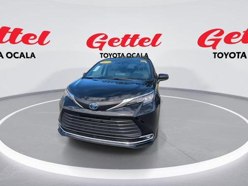 2023 Toyota Sienna XLE 7 Passenger