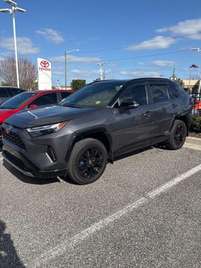 2022 Toyota RAV4 Hybrid SE
