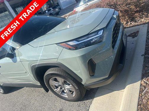 2022 Toyota RAV4 XLE