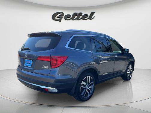 Grey 2018 Honda Pilot Elite