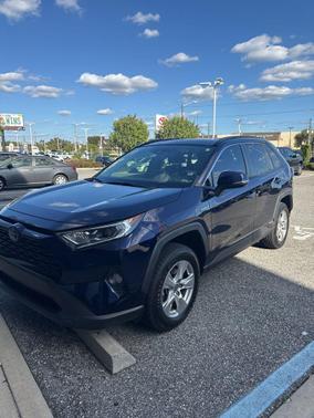 2020 Toyota RAV4 Hybrid XLE