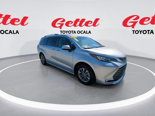 2021 Toyota Sienna XLE 8 Passenger