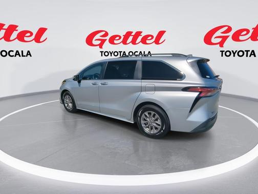 2021 Toyota Sienna XLE 8 Passenger