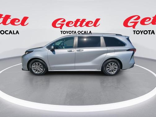 2021 Toyota Sienna XLE 8 Passenger