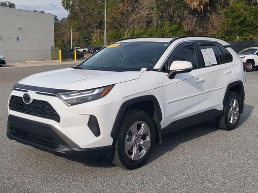 2022 Toyota RAV4 XLE